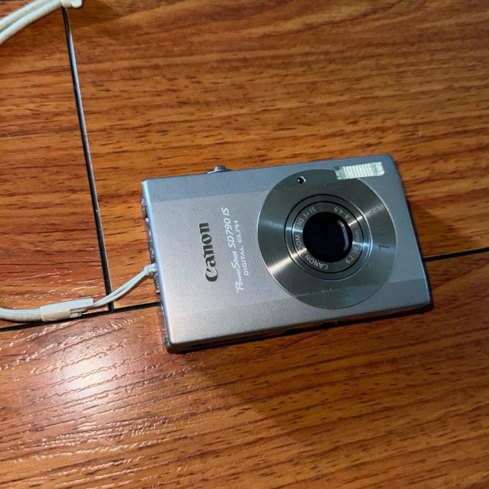 Canon powershot sd790 digital camera